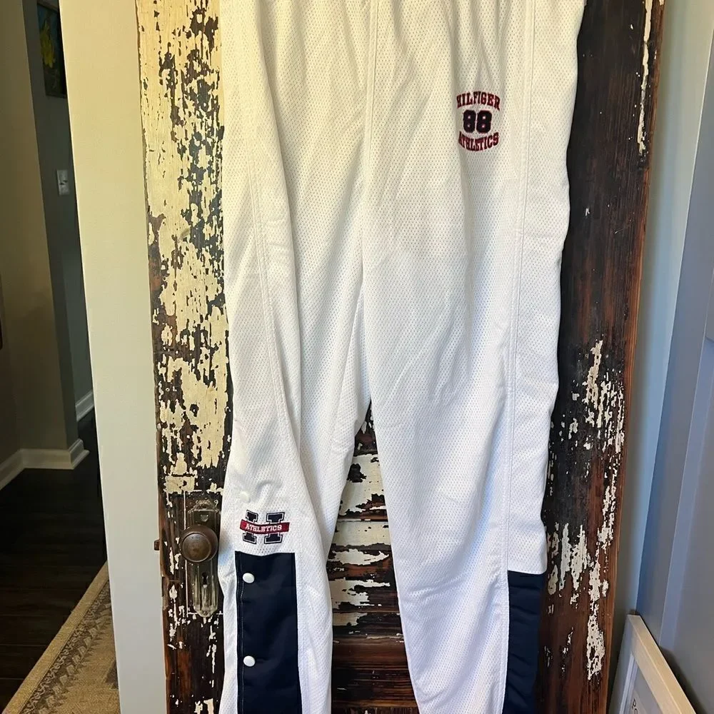 Vintage men’s Tommy Hilfiger Athletics 88 track pants size M brand new.
